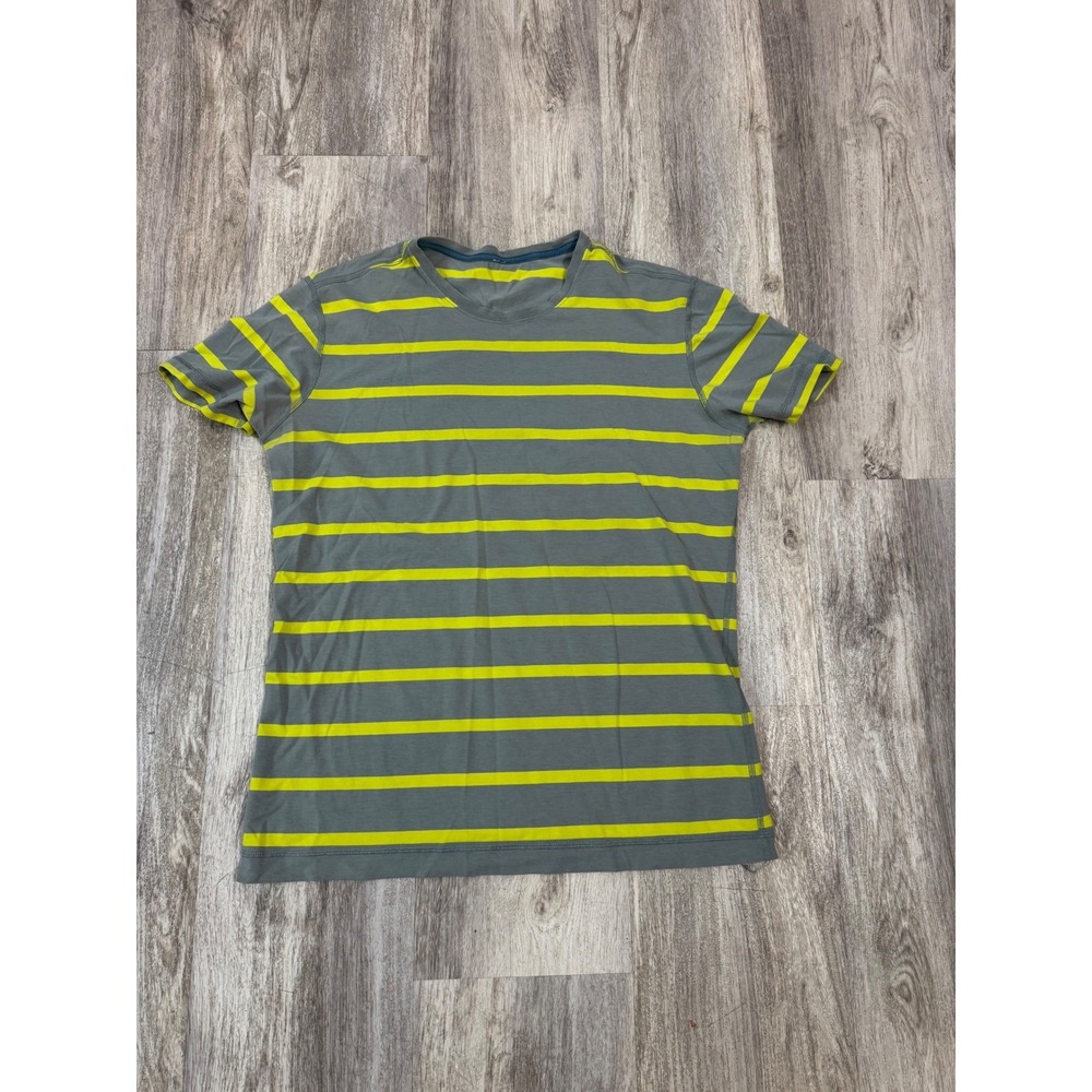 Lululemon Men's 5 year basic Tee Crew Neck Gray Yellow Short Sleeve Size L